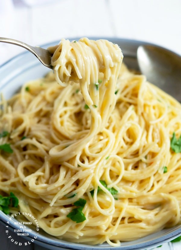 bowl of garlic parmesan noodles #noodles #garlic #healthy #sidedish #happilyunprocessed