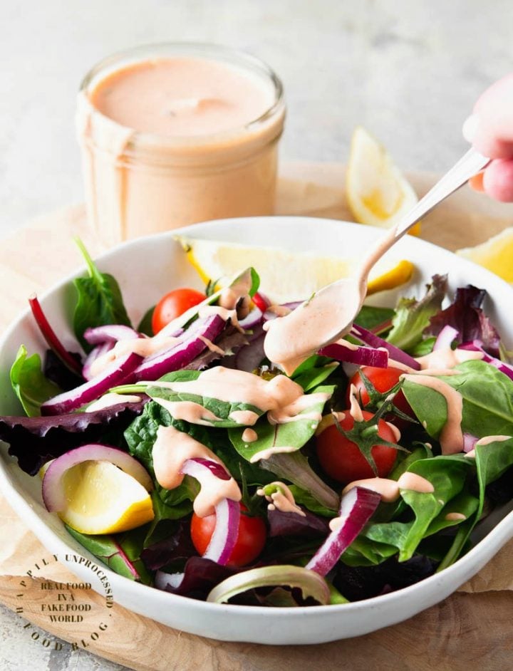 HOMEMAD RUSSIAN DRESSING - spicy, tangy, sweet all in one. The perfect dressing for salad, to dip french fries, or on top of a Reuben #russiandressing #salad #healthy #happilyunprocessed
