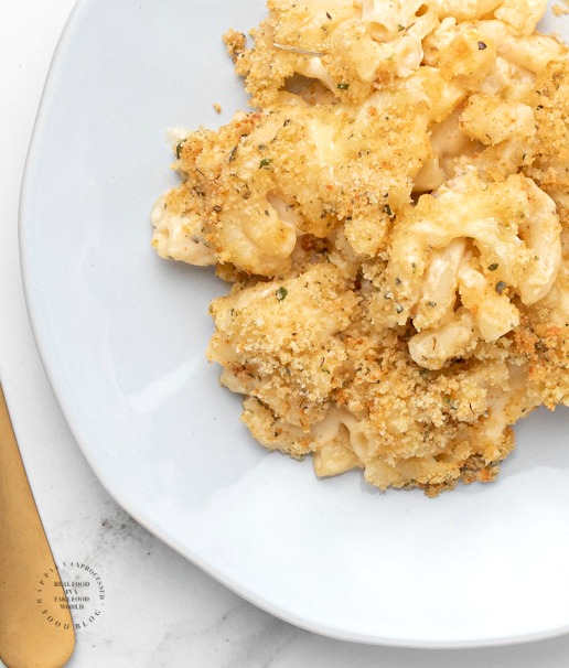 Baked Smoked Gouda Mac and Cheese for 2 - this mac and cheese has been scaled down for 2 - perfect size! #macandcheese