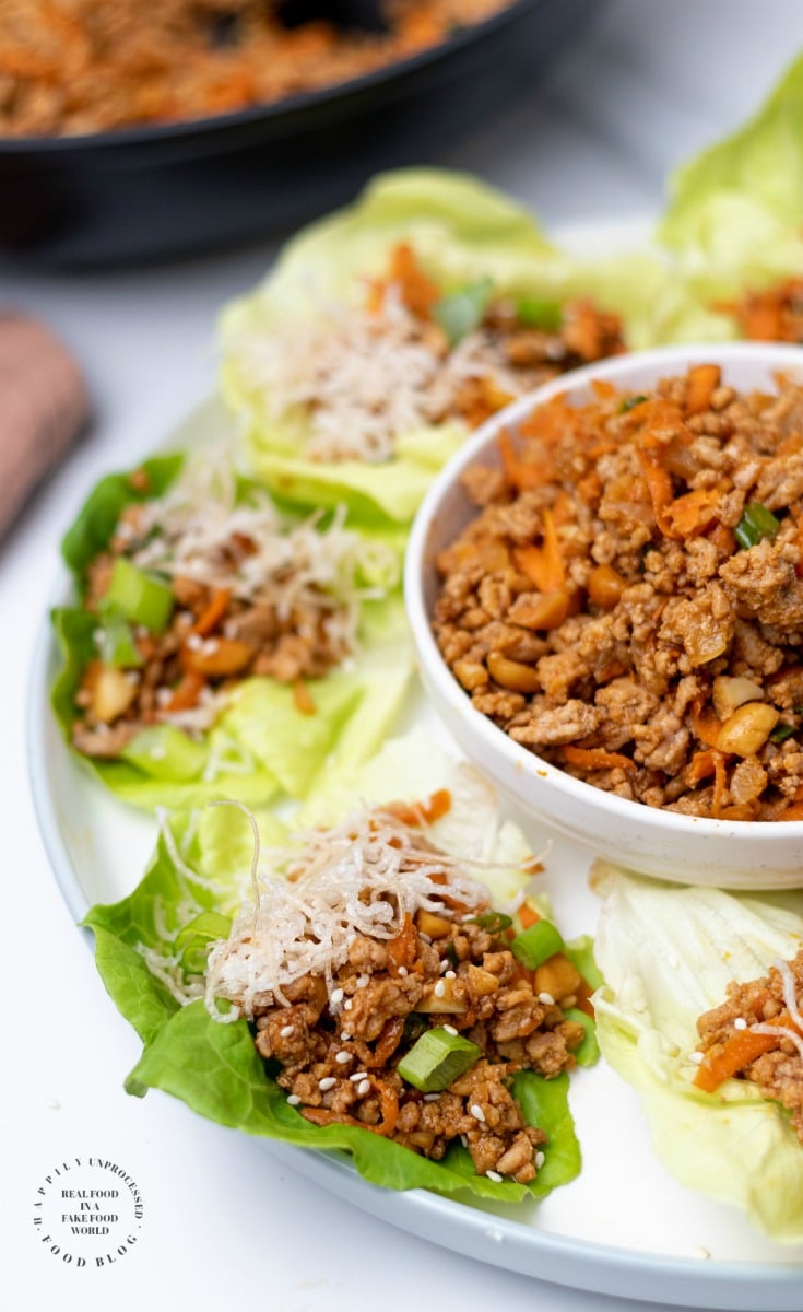 ASIAN TURKEY LETTUCE WRAPS - low carb, gluten free, dairy free healthy dinner with simple ground turkey, shredded carrots, peanuts in a yummy sauce. Make extra for dipping #pfchangs #lettuce wraps #turkeylettucewraps