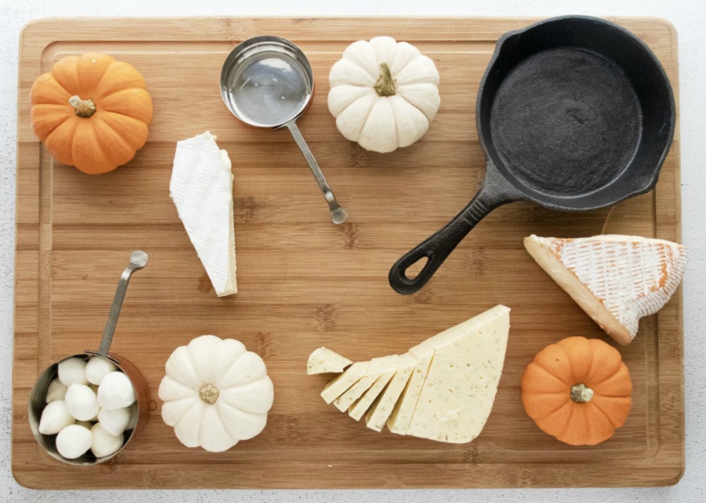 How to make a Fall Charcuterie Board in 5 easy steps