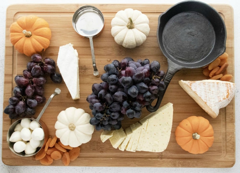 How to make a Fall Charcuterie Board in 5 easy steps