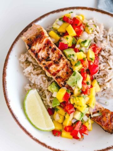 Healthy Grilled Salmon with Lime Mango Salsa