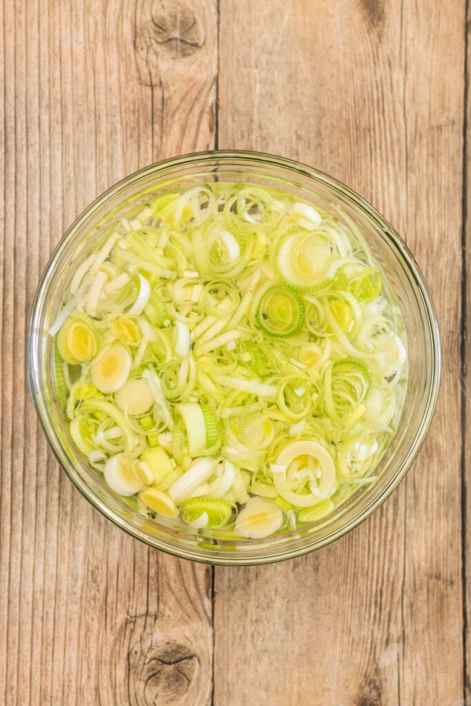 How to cut and clean leeks