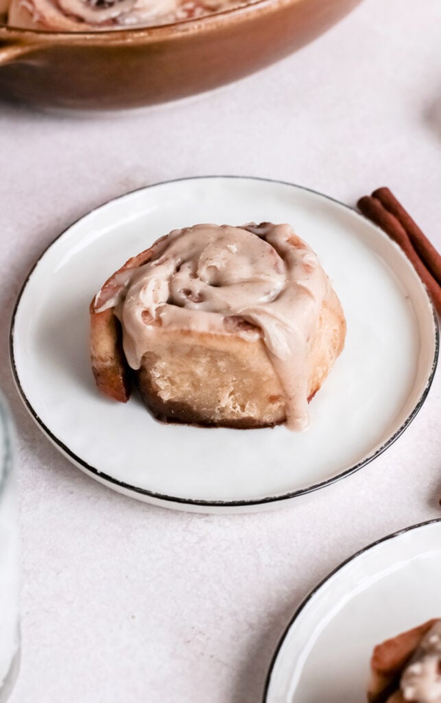 gingerbread cinnamon rolls with cream cheese frosting