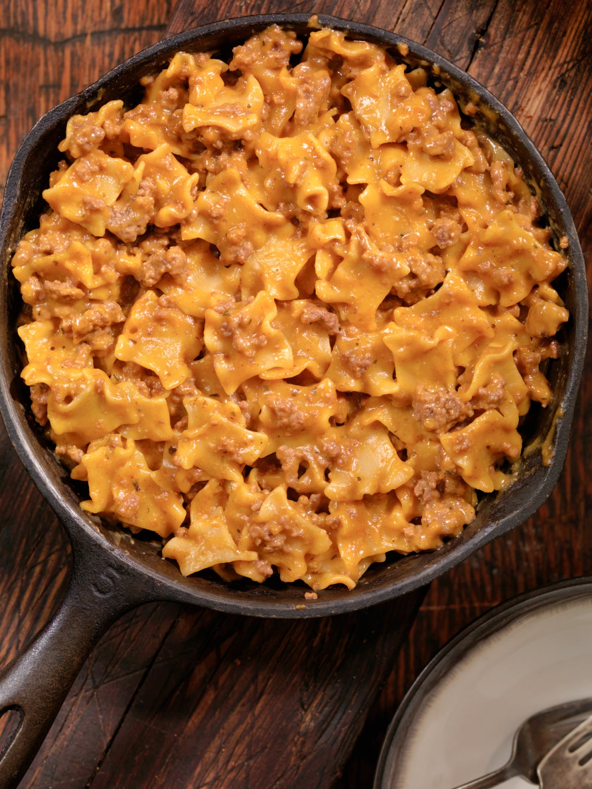 Beefy skillet lasagna is a quick one skillet meal that is similar to hamburger helper beefaroni