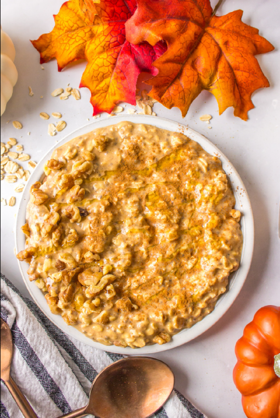overnight pumpkin oats are soft, chewy, sweet and savory. the perfect fall breakfast
